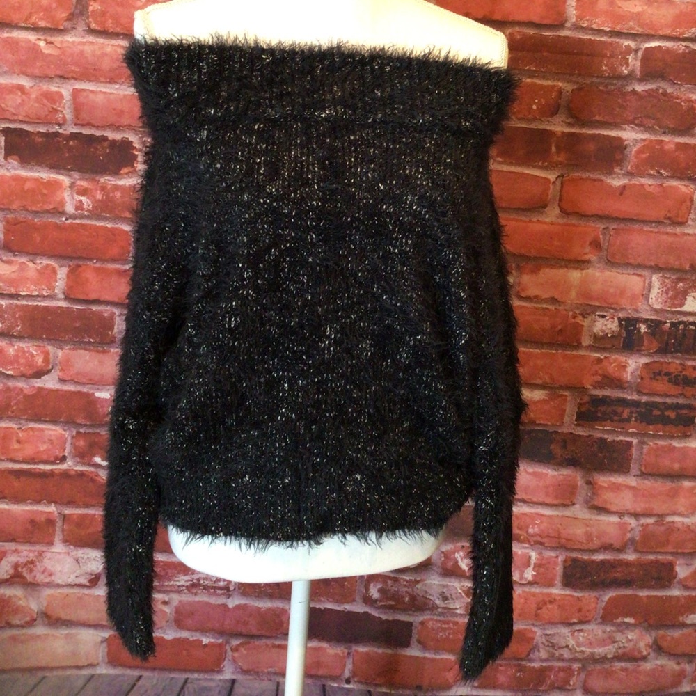 🖤Express Fuzzy Sweater - Picture 3 of 6